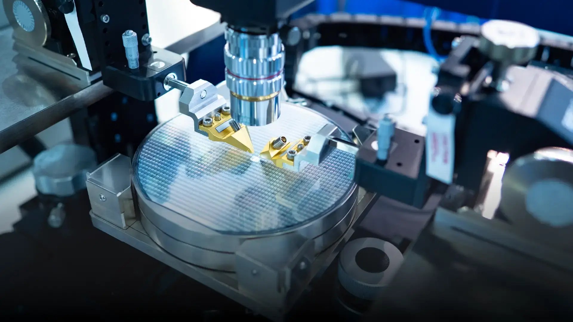 camLine_Semiconductor Frontend_Reticle & Durable Management_202510_AdobeStock_RF-20251009-081041 (1)